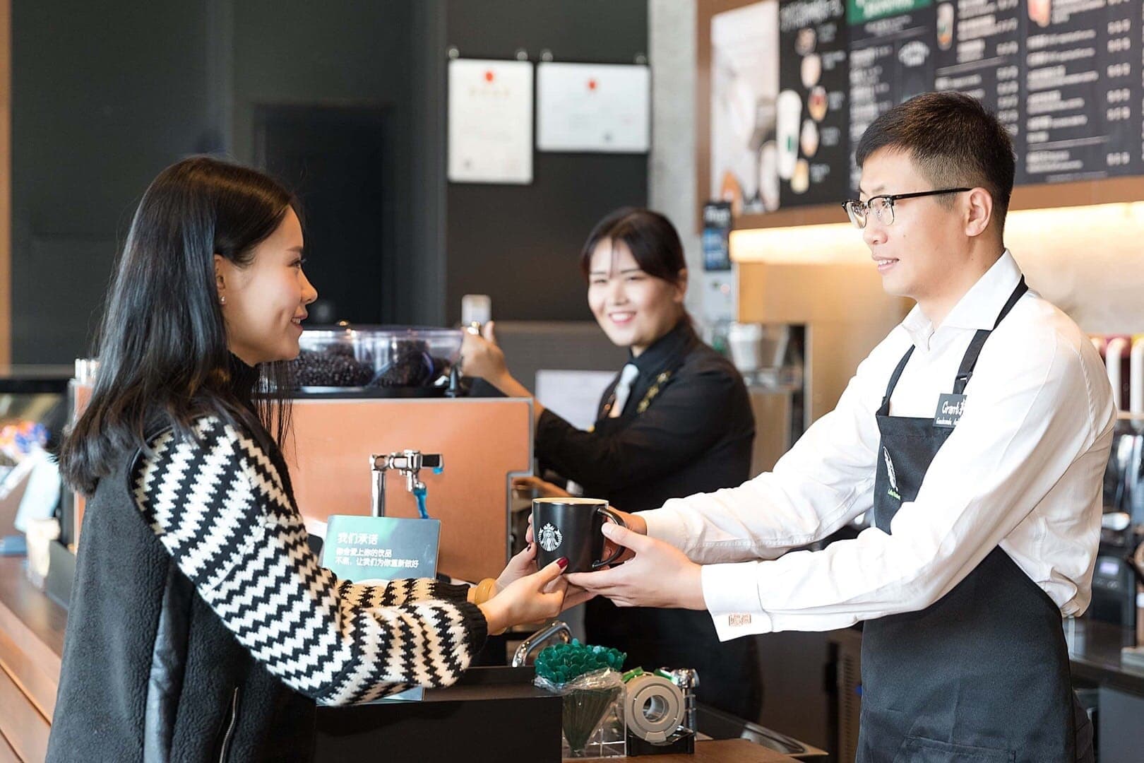 通过价值导向的中国增长计划，星巴克将持续提升咖啡领导力和全方位的“第三空间”体验